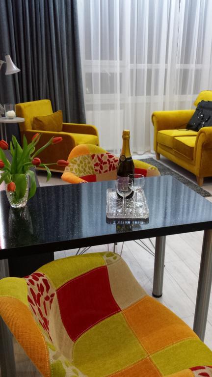 Apartamenty Centrum Krawiecka Zielona Gora  Bagian luar foto